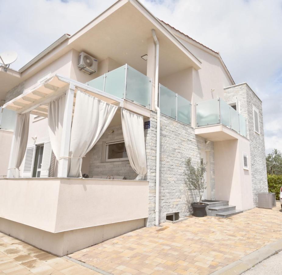 Apartment Josip 2 ตรีบูนย์ ภายนอก รูปภาพ