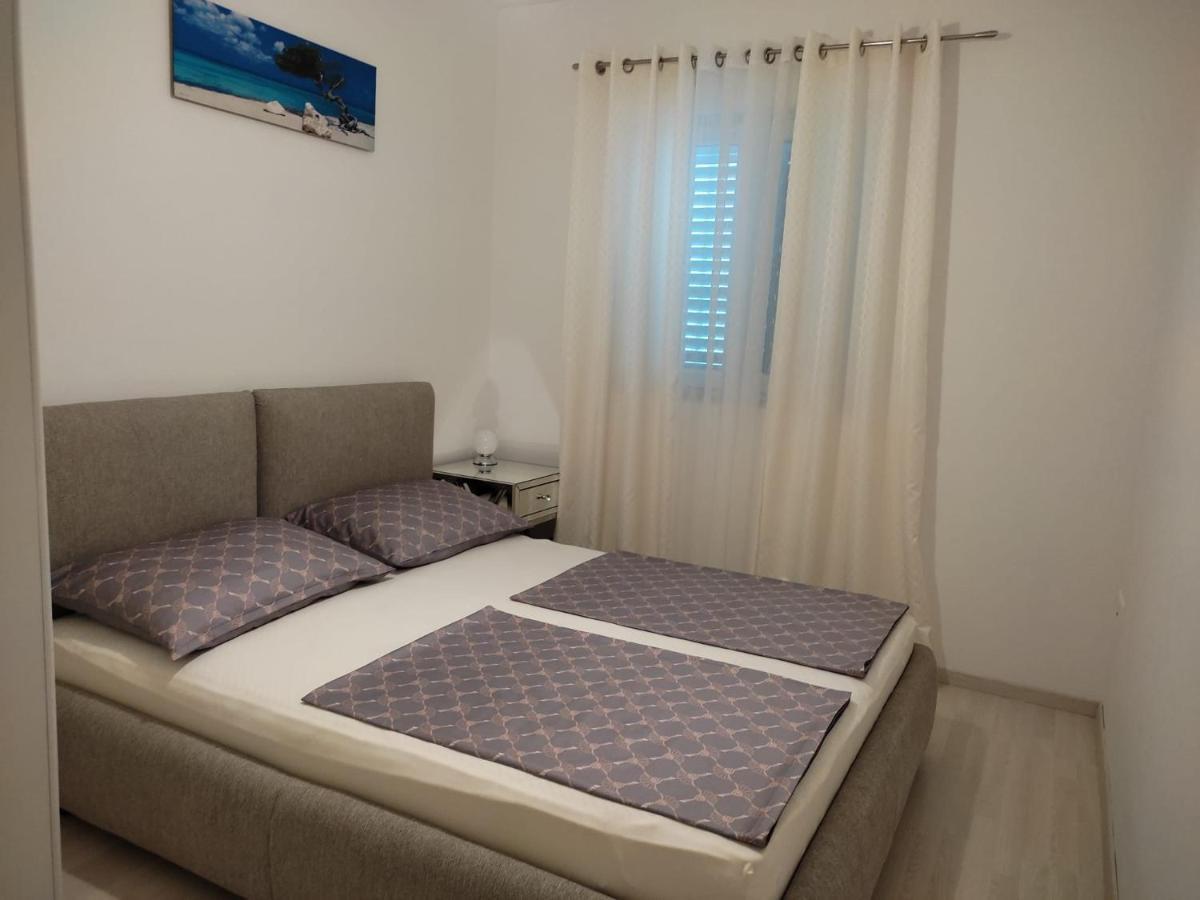 Apartment Josip 2 ตรีบูนย์ ภายนอก รูปภาพ