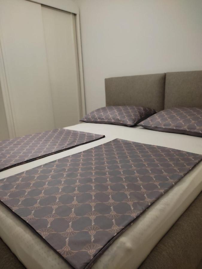 Apartment Josip 2 ตรีบูนย์ ภายนอก รูปภาพ